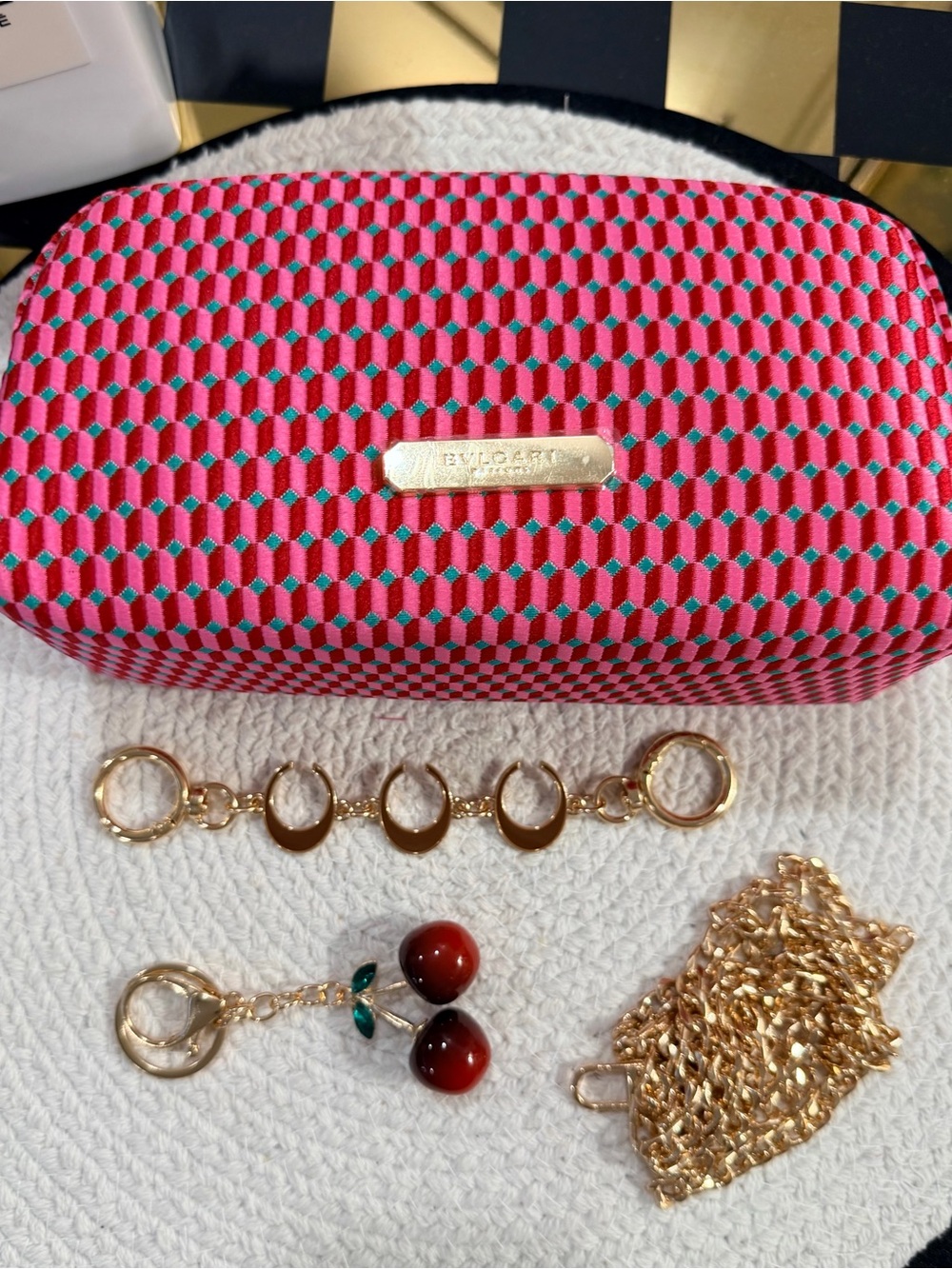 New - Bulgari Parfume Pink Geo-Print Cosmetic Crossbody+ Gold Chain/Cherry Charm - Picture 8 of 9